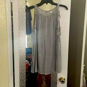 Black and white blouse Old navy brand .